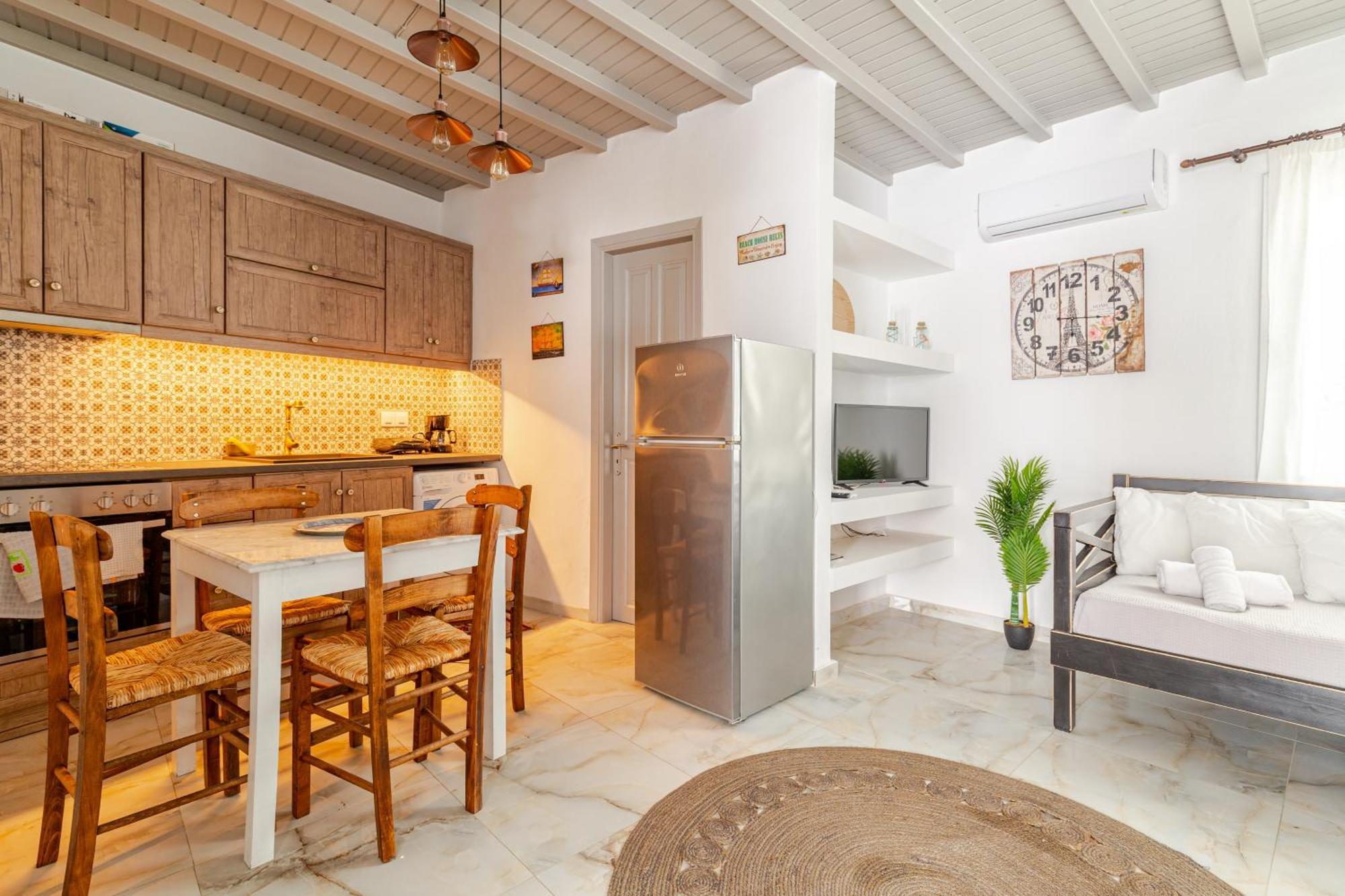 Elenitas Beach House In Ornos Esterno foto