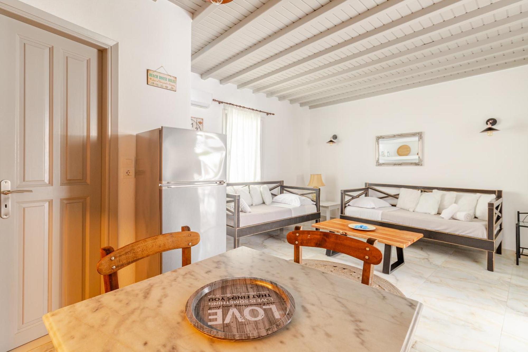 Elenitas Beach House In Ornos Esterno foto